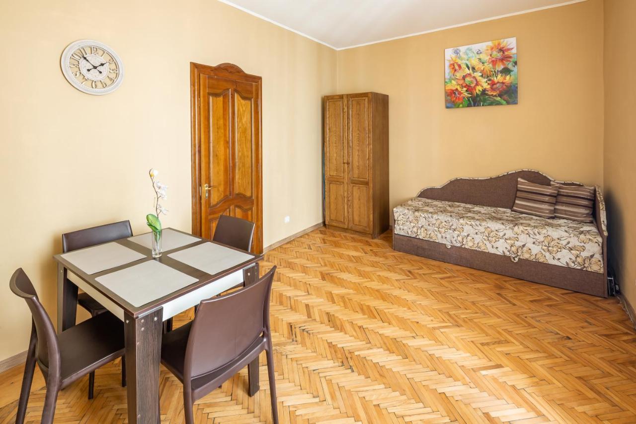 Apartment On Yana Zhizhky Lviv Ngoại thất bức ảnh