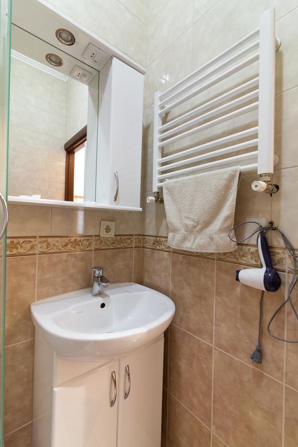 Apartment On Yana Zhizhky Lviv Ngoại thất bức ảnh